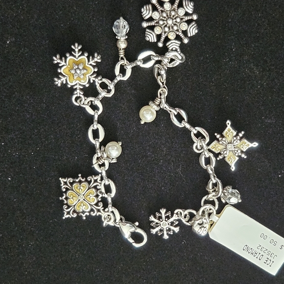 Brighton Snowflake Charm Bracelet . - Picture 3 of 5